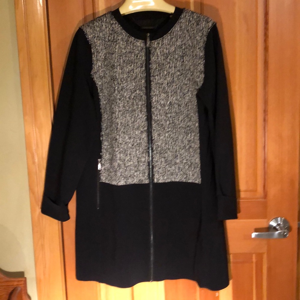 Elie Tahiti Black and white long sleeve jacket b